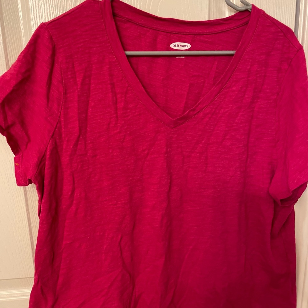 Pink extra large old navy short sleeved shirt